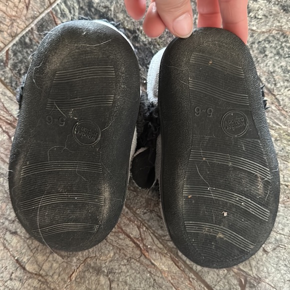 Toddler Raccoon slippers - Picture 3 of 3